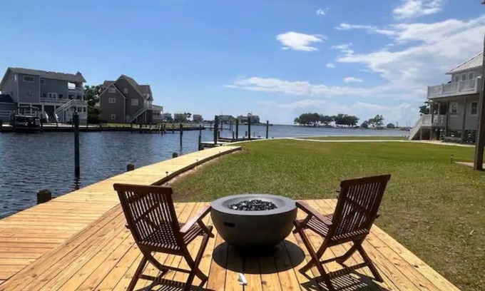 Colington Harbour House | Sunset View-Dog Friendly with Pool/Tennis!