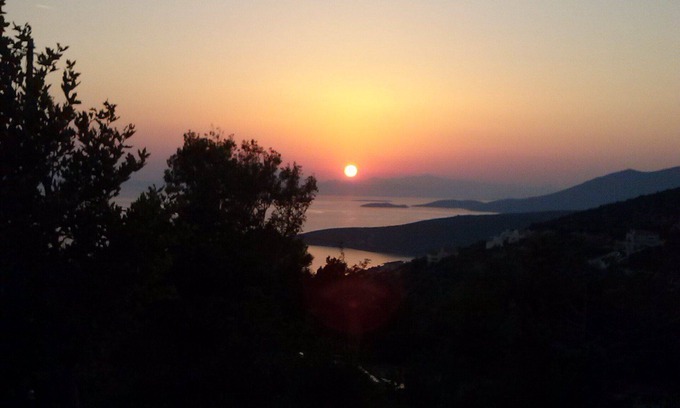 Karystos House | Sunset view house overlooking the bay