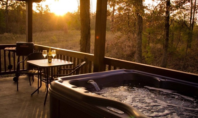 Broken Bow Cabin | Sunsettin Cabin With Fireplace, Free Wifi, and Parking Onsite by Redawning