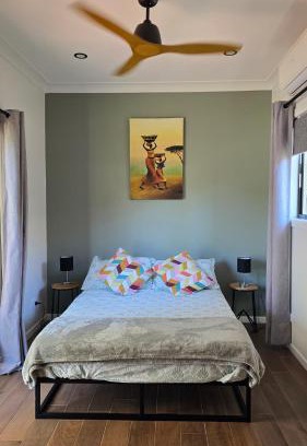Clontarf House | Sunshine cottage