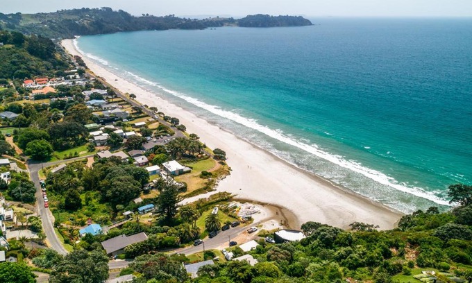 Onetangi House | Sunshine Cottage by the Sea - Stay Waiheke