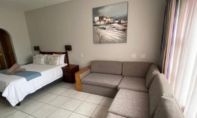 Margate Apartment | Suntide Cabanas ground floor studio apartment, Margate beach