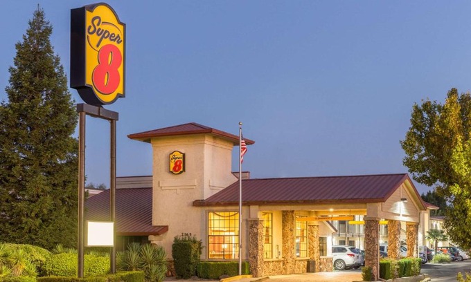 Corning Hotel | Super 8 by Wyndham Corning
