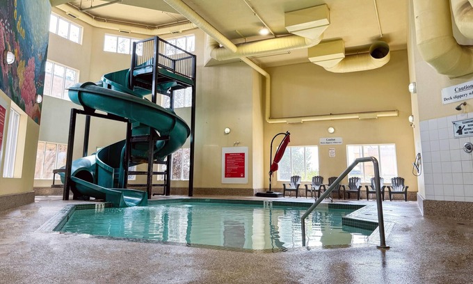 Southside Hotel | Super 8 by Wyndham Edmonton South