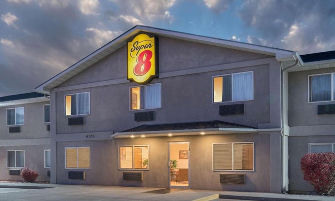 Fountain Hotel | Super 8 by Wyndham Fountain