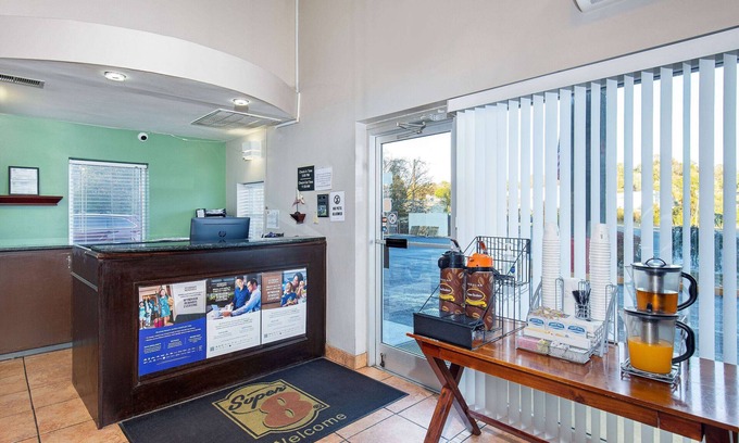 Lynn Garden Hotel | Super 8 by Wyndham Kingsport