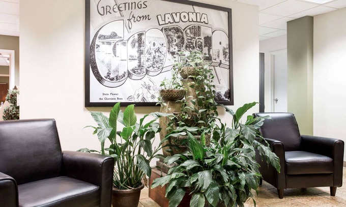 Lavonia Hotel | Super 8 by Wyndham Lavonia