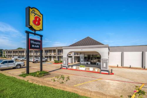 Longview Hotel | Super 8 by Wyndham Longview/North