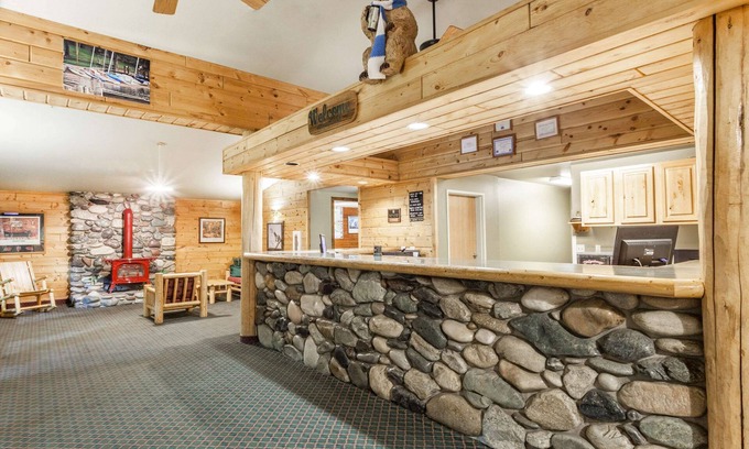 McCall Hotel | Super 8 by Wyndham McCall
