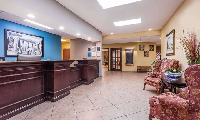 Rainsville Hotel | Super 8 by Wyndham Rainsville