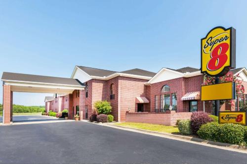 Searcy Hotel | Super 8 by Wyndham Searcy AR