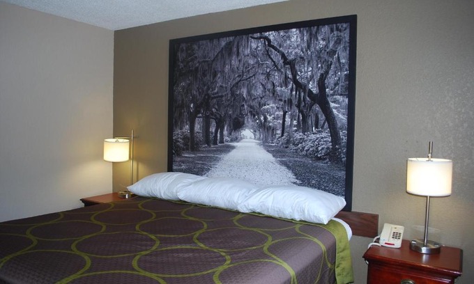 Warner Robins Hotel | Super 8 by Wyndham Warner Robins