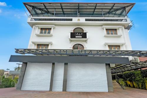 Kochi Hotel | Super Collection O MG Road