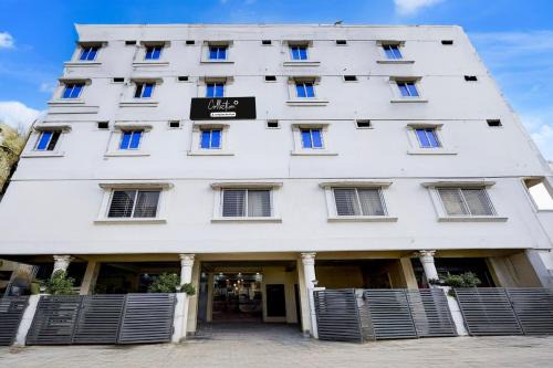 Tirupati Hotel | Super Collection O Tirumala Road Near Alipiri