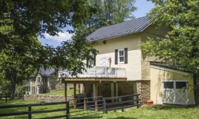 Middleburg House | super cosy cottage with high speed internet!