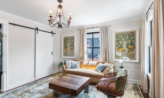 Mobile Cottage | Super Cute Historic Cottage pet friendly close to downtown Mobile