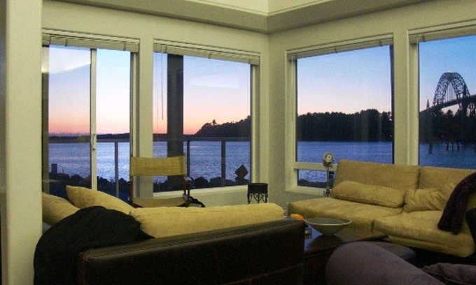 Newport House | Super Fall Savingsn @ Iconic & Fun Spacious Ocean house & location-Great Views!