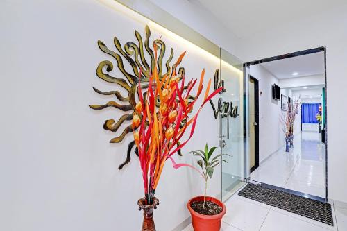 Navrangpura Hotel | Super Hotel O La Veera