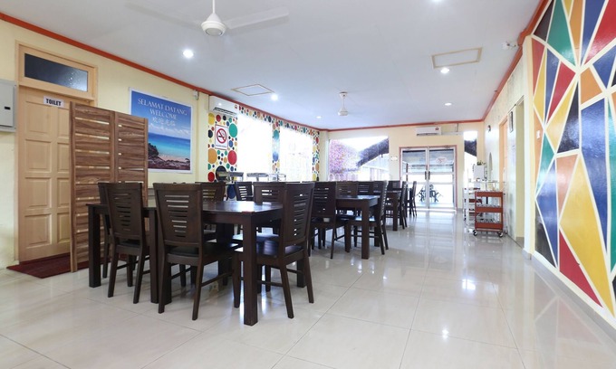 Kampung Kijing Hotel | Super OYO 89640 Hotel Pelangi Marang