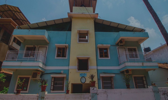 Santa Cruz Hotel | Super OYO Collection O Holy Cross Home
