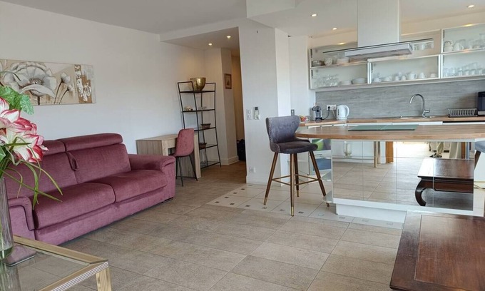 Cannes City Centre Apartment | Superb 2P - panoramic view 100M from the beach