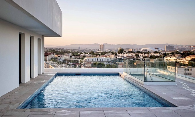 Bonneveine Apartment | Superb 3 p apartment, 10 mins from the beach with swimming pool and parking