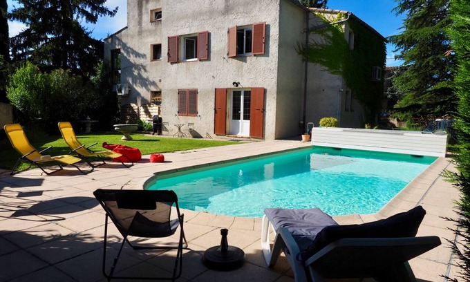 Volx Apartment | Superb apartment in a villa with swimming pool in a quiet location!