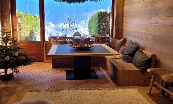 Megeve Apartment | Superb apartment, ski in ski out, garden and fireplace.