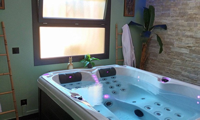 Saint-Martin Apartment | Superb apartment with jacuzzi and exterior