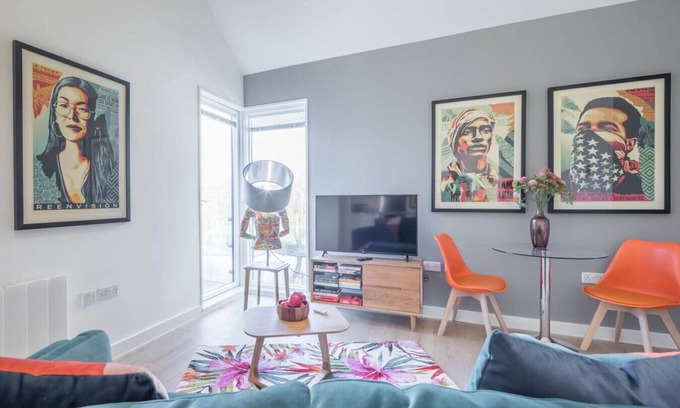 Cambridge Apartment | Superb Central Apt - With Parking!