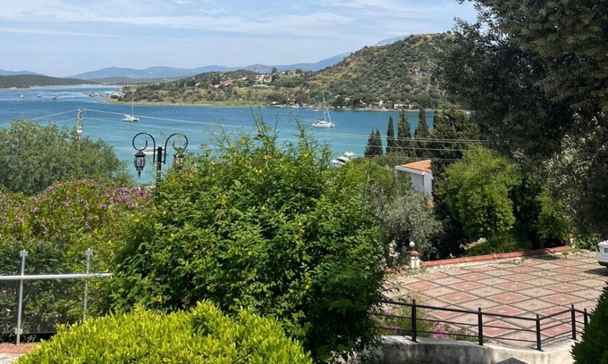 Ildır Koyu Apartment | Superb Flat with Shared Pool in Cesme