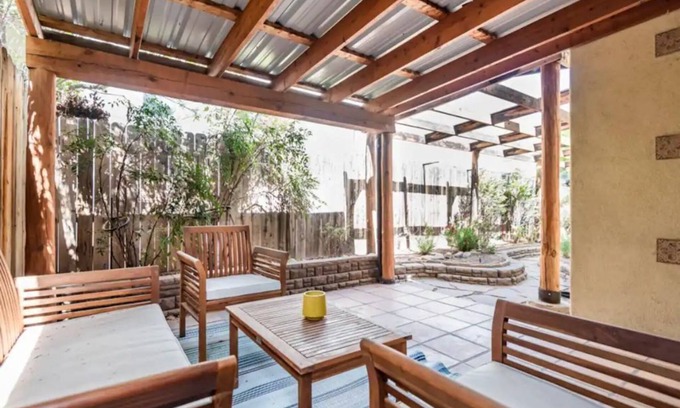 Summit Park House | Superb location 2