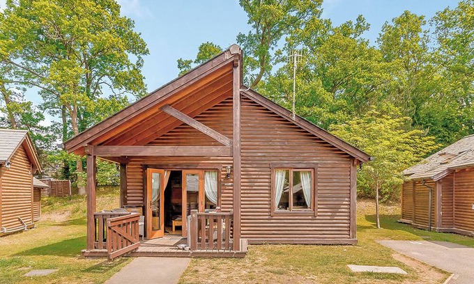 Tilford Ski Chalet | Superb lodge with one master double and one twin.