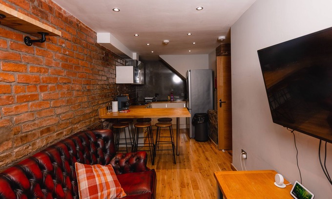 Bonnington Apartment | Superb Luxury Quality Central Apartment on Canal