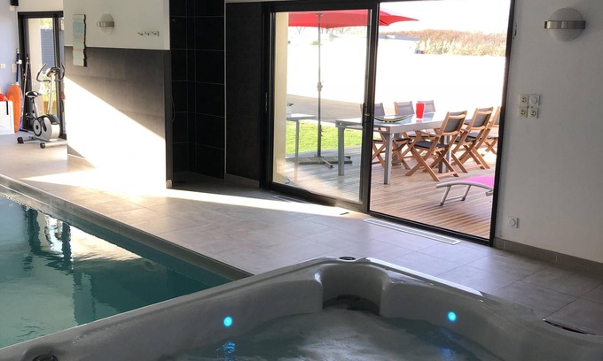 Loctudy House | SUPERB VILLA, HEATED INDOOR POOL, SPA, 350M FROM THE BEACH