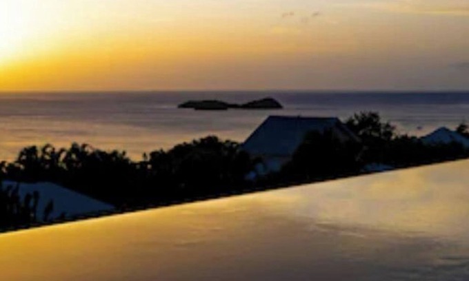 Bouillante Villa | Superb villa with sea view and Cousteau reserve with mirror pool 5*