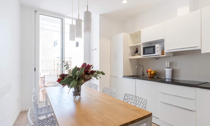 L'Antiga Esquerra de l'Eixample Apartment | SUPERIOR 4 BEDROOM APARTMENT