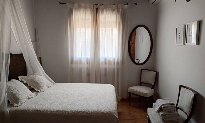 Consuegra Apartment | Superior Apartment 'Corredor' with Terrace, Wi-Fi and Air Conditioning