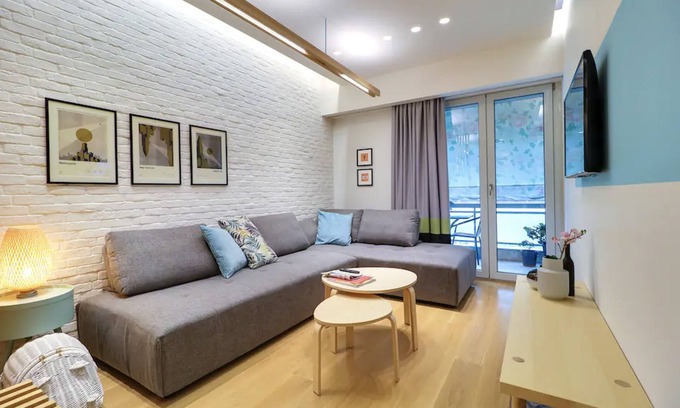 Mousio House | Superior Central Apt 3min to Metro AC Netflix iMac