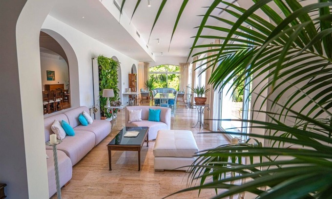Marmaris Bed & Breakfast | Superior double room, huge pool, family friendly