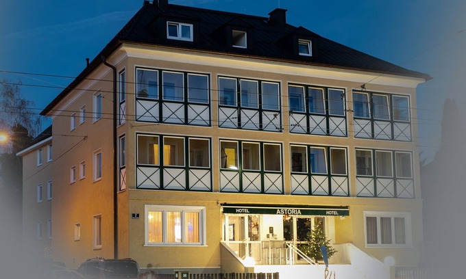 Maxglan House | Superior Double Room with Breakfast - Astoria, Hotel