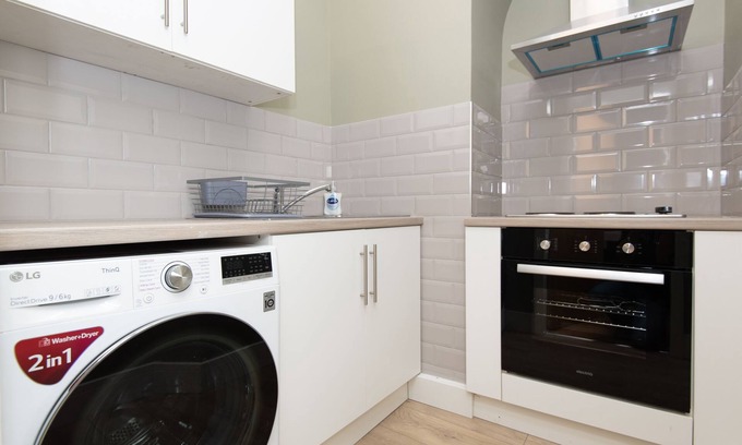 Huddersfield Apartment | Superior Fully-Loaded Apartment 1