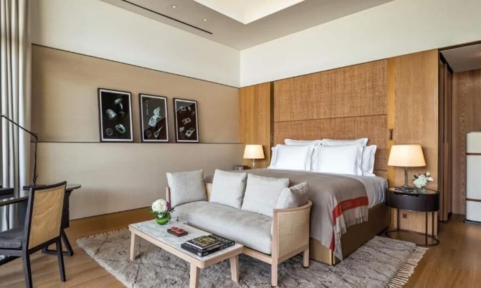 Jumeirah House | Superior King Room in Private Resort Island