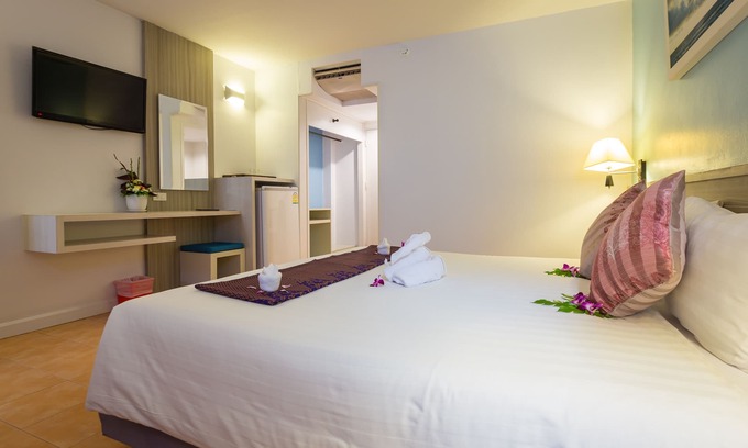 Karon Hotel | superior room #16, Karon beach