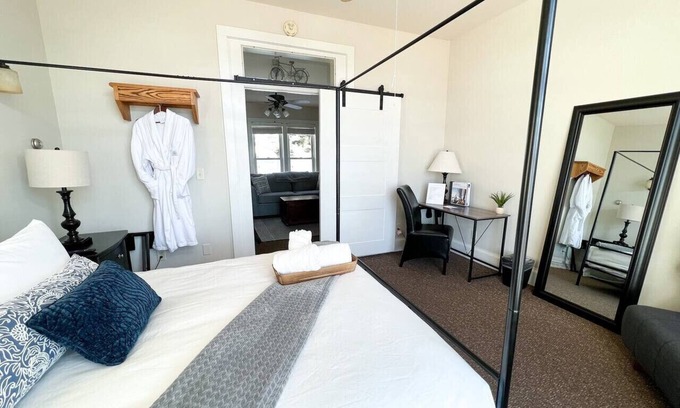 Bayfield Hotel | Superior Suite @ The Bayfield Guest House