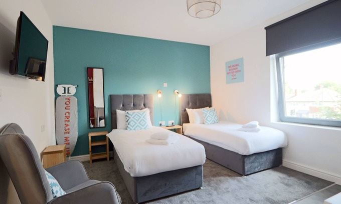 Derby Apartment | Superior-Twin room-Ensuite with Shower