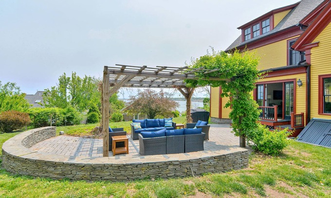 Rockport House | Sur la Mer: Ocean views in Rockport
