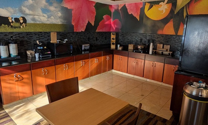 Mount Pleasant Hotel | SureStay by Best Western Mount Pleasant Racine