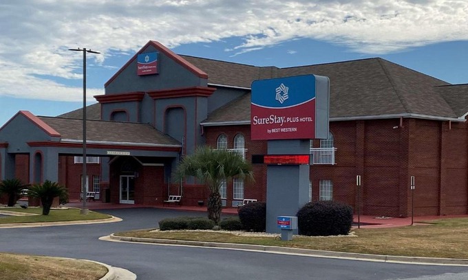 Warner Robins Hotel | SureStay Plus Hotel by Best Western Warner Robins AFB
