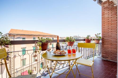 Venezia Nuova Apartment | Surf Sound B Flat by Pleiades Home